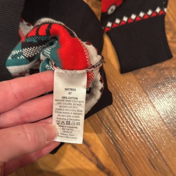 Andy and Evan holiday sweater size 3T - Picture 4 of 4